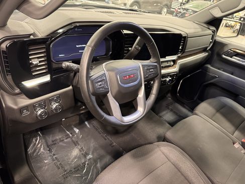 Used 2024 GMC Sierra 1500 Elevation w/ LPO, Elevation Black Package image 15
