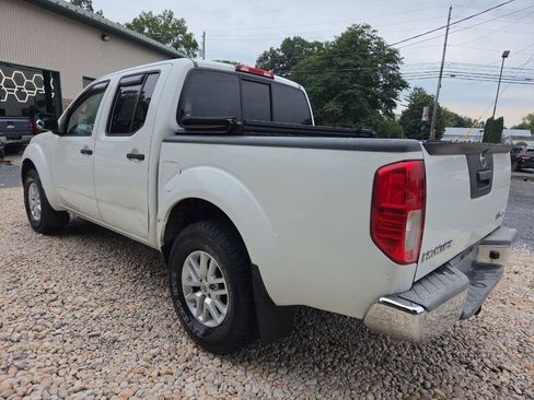 Used 2015 Nissan Frontier SV AWD/4WD image 4