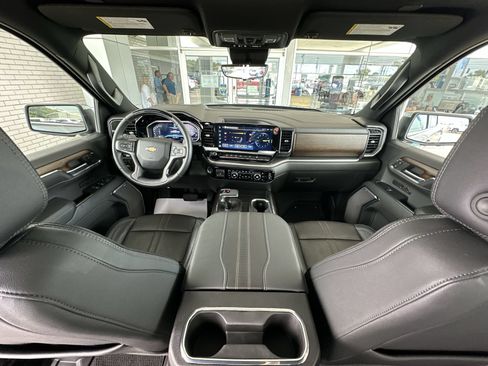 Used 2024 Chevrolet Silverado 1500 High Country AWD/4WD image 21