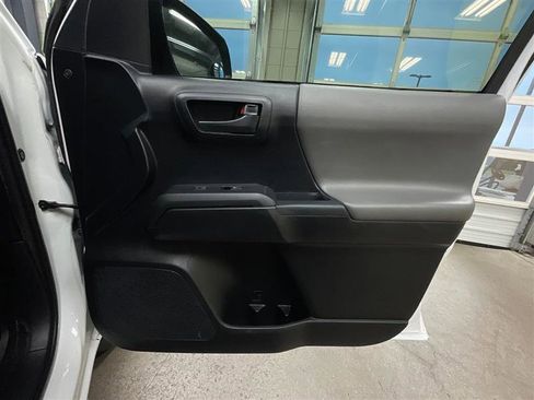 Used 2019 Toyota Tacoma SR image 17
