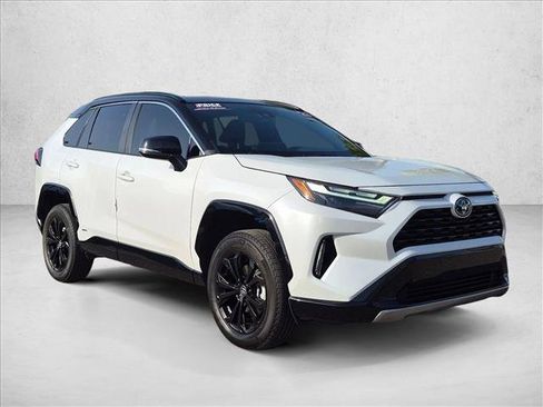 Used 2023 Toyota RAV4 XSE AWD/4WD image 3