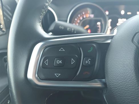 Used 2018 Jeep Wrangler Unlimited Sahara image 16