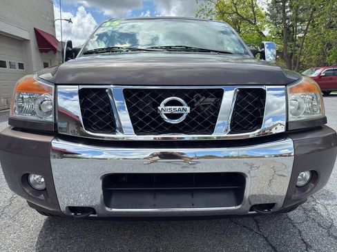 Used 2015 Nissan Titan SL w/ SL Moonroof Package AWD/4WD image 8