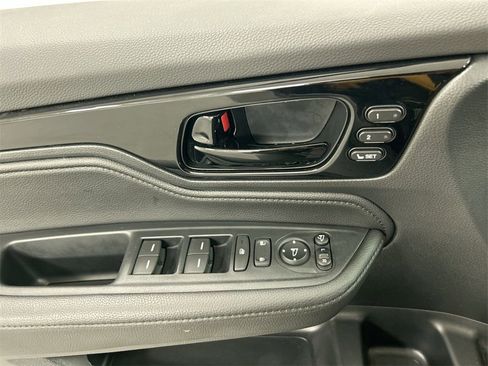 Used 2024 Honda Odyssey Elite image 11