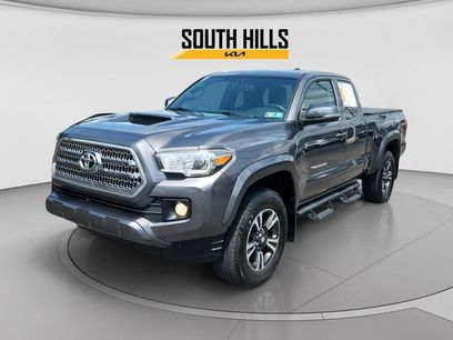 Used 2017 Toyota Tacoma TRD Sport w/ Tow Package (A/T)