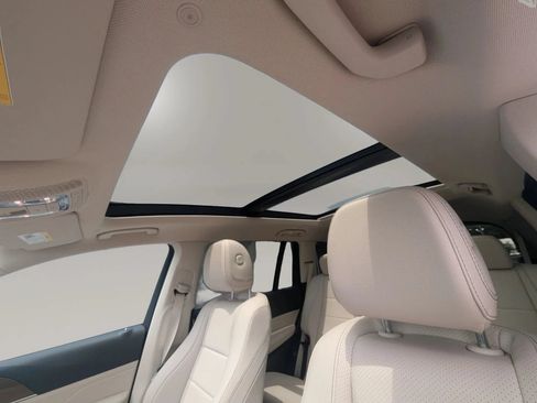 Used 2022 Mercedes-Benz GLS 450 4MATIC image 25