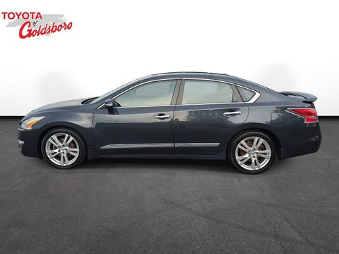 Used 2015 Nissan Altima 3.5 SL FWD image 8