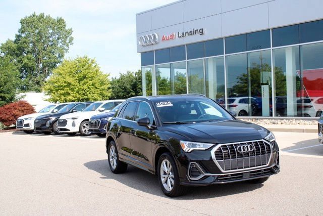 Used 2024 Audi Q3 2.0T Premium Plus AWD/4WD image 1