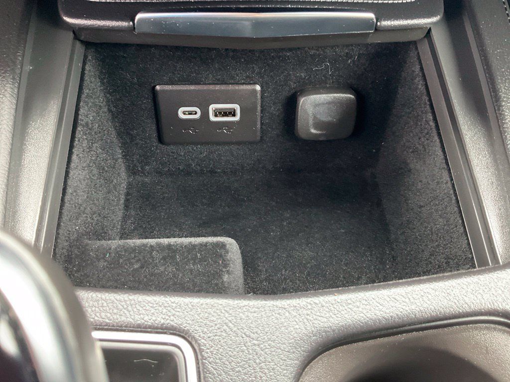 Used 2025 Cadillac XT4 Premium Luxury FWD image 22