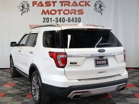 Used 2016 Ford Explorer Platinum image 4