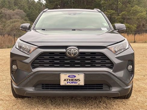 Used 2019 Toyota RAV4 XLE image 11