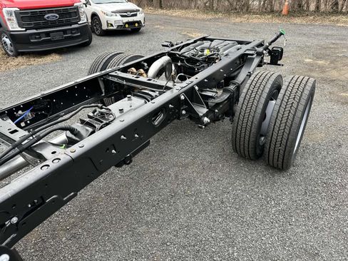 New 2025 Ford F550 4x4 Crew Cab Super Duty image 11