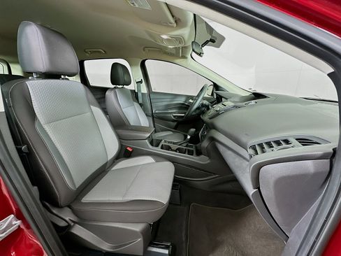 Used 2017 Ford Escape SE image 28