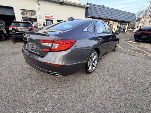 Used 2018 Honda Accord Touring image 9