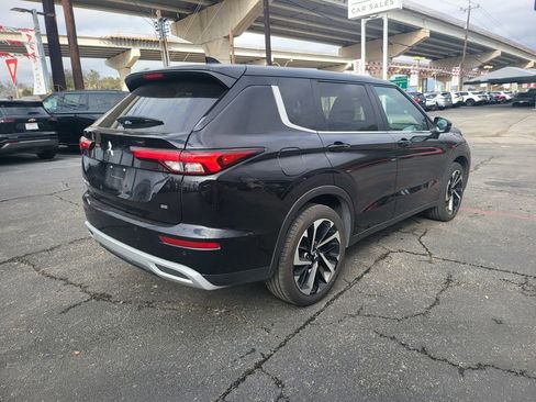 Used 2024 Mitsubishi Outlander SE image 6
