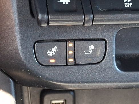 Used 2017 Chevrolet Colorado Z71 AWD/4WD image 31