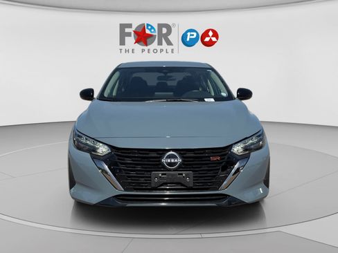 Used 2025 Nissan Sentra SR FWD image 8