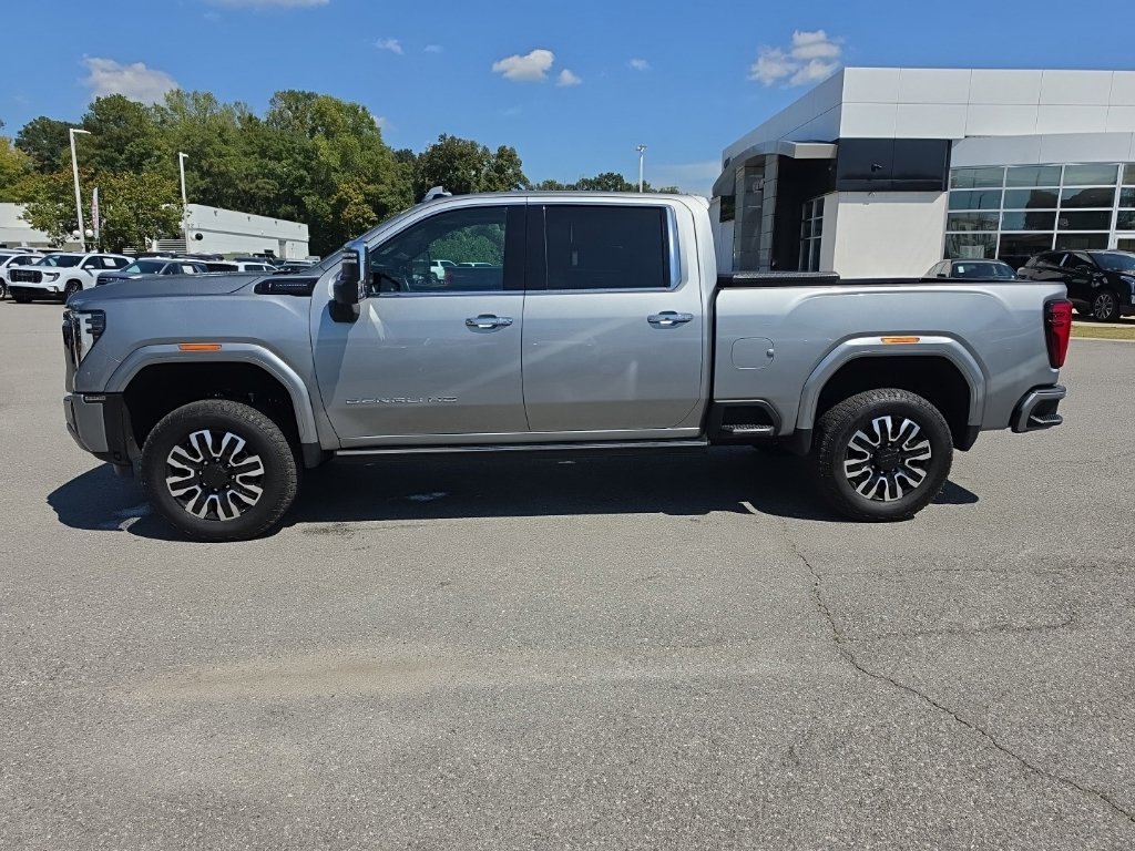 Used 2024 GMC Sierra 2500 Denali Ultimate AWD/4WD image 4