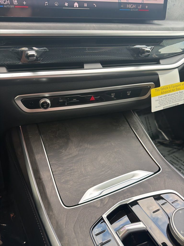 New 2026 BMW X7 xDrive40i w/ Premium Package AWD/4WD image 47
