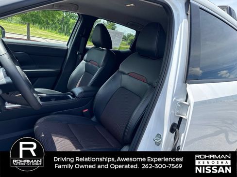 Used 2025 Nissan Kicks SR AWD/4WD image 12