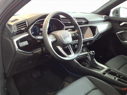 Certified 2025 Audi Q3 2.0T Premium Plus w/ Premium Plus Package image 9