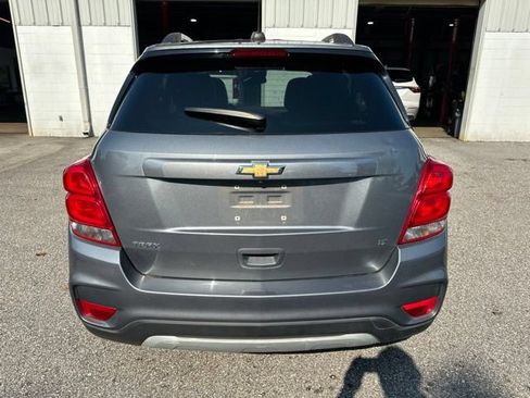 Used 2019 Chevrolet Trax LT w/ LT Convenience Package FWD image 4