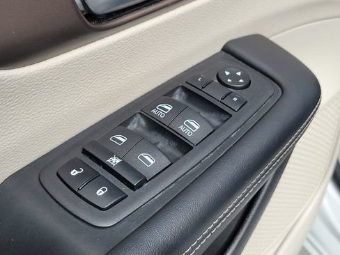 Used 2023 Chrysler Voyager LX FWD image 32