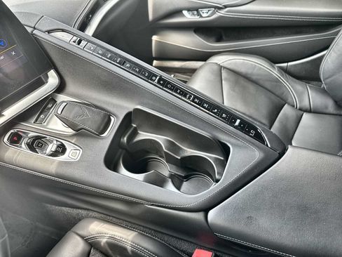 Used 2022 Chevrolet Corvette Stingray Preferred Cpe w/ Z51 Performance Package RWD image 20