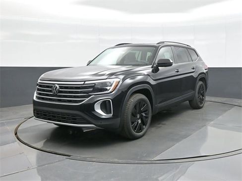 New 2026 Volkswagen Atlas SE image 3