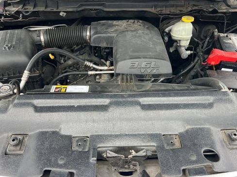 Used 2017 RAM 1500 Classic SLT RWD image 22