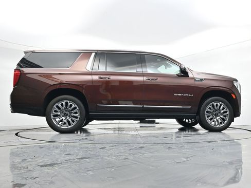 Used 2023 GMC Yukon XL Denali Ultimate image 31