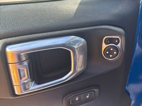 Used 2022 Jeep Wrangler Unlimited Sport AWD/4WD image 5