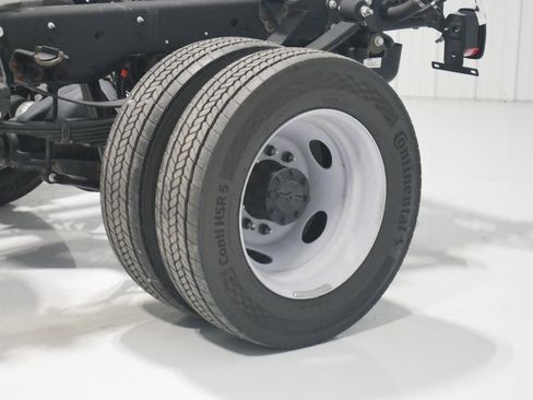 New 2024 Ford F550 4x4 Regular Cab Super Duty w/ XLT Value Package image 13