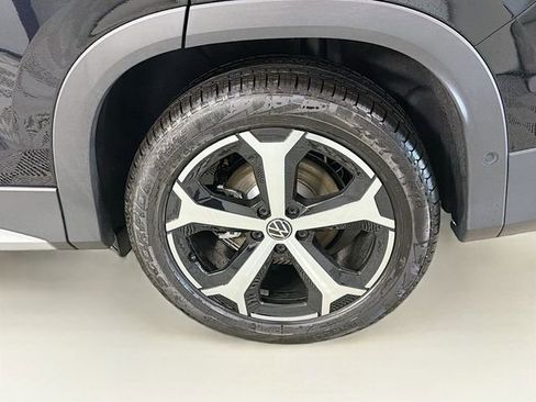 New 2026 Volkswagen Tiguan SE image 30