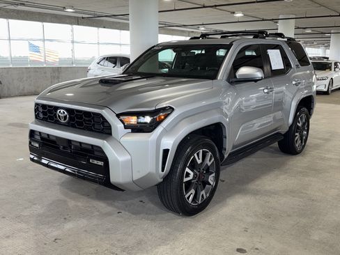 Used 2025 Toyota 4Runner TRD Sport Premium AWD/4WD image 4