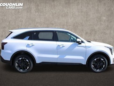 Used 2025 Kia Sorento S w/ Panoramic Sunroof Package FWD image 10
