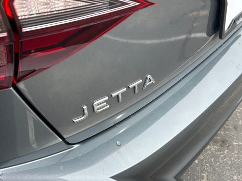 Used 2022 Volkswagen Jetta Sport image 22