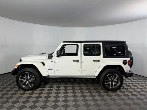Used 2024 Jeep Wrangler Unlimited w/ Technology Group AWD/4WD image 11