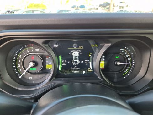 Used 2025 Jeep Wrangler Unlimited Sahara w/ Safety Group AWD/4WD image 21