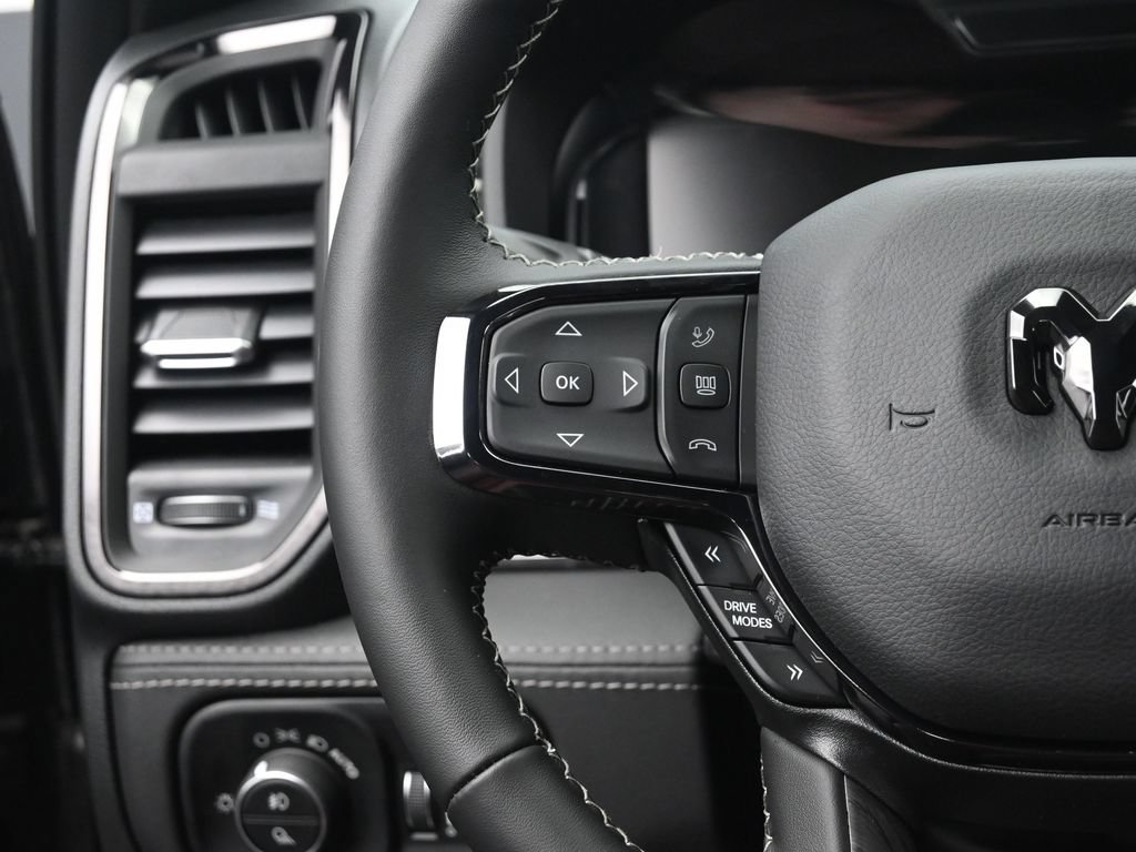 Used 2025 RAM 1500 Limited AWD/4WD image 34