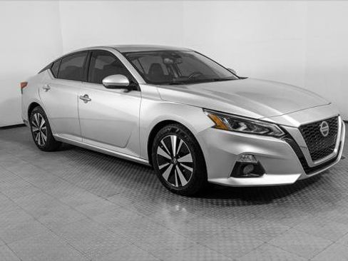 Used 2019 Nissan Altima 2.5 SL FWD image 11