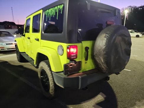Used 2016 Jeep Wrangler Unlimited Sahara w/ Mopar Chrome Edition Group AWD/4WD image 5