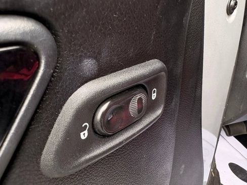 Used 2012 Jeep Wrangler Unlimited Sahara AWD/4WD image 12