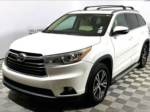 Used 2016 Toyota Highlander XLE image 1