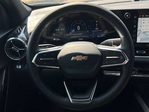 Used 2026 Chevrolet Equinox LT FWD image 25