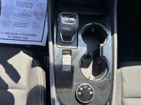 Used 2023 Nissan Rogue S AWD/4WD image 21
