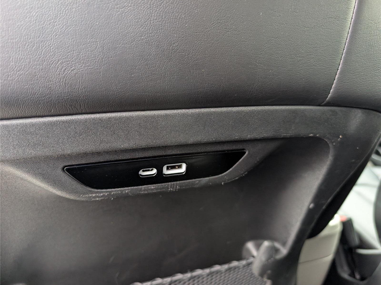 Used 2024 Chrysler Pacifica Touring-L FWD image 20