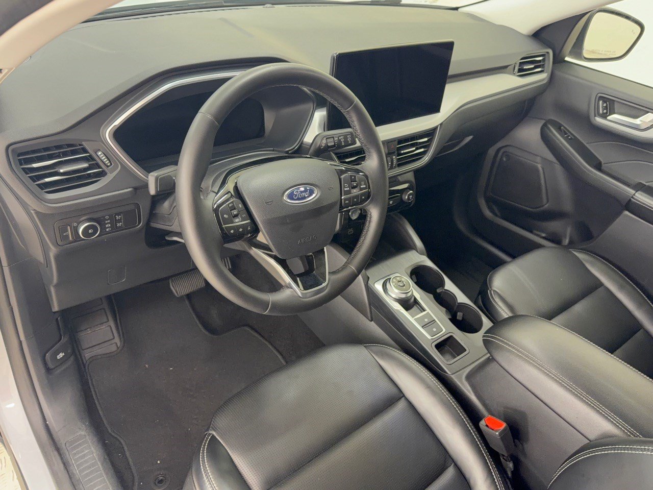 Used 2025 Ford Escape Platinum AWD/4WD image 4
