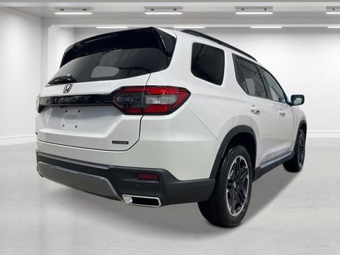 New 2026 Honda Pilot Touring image 5