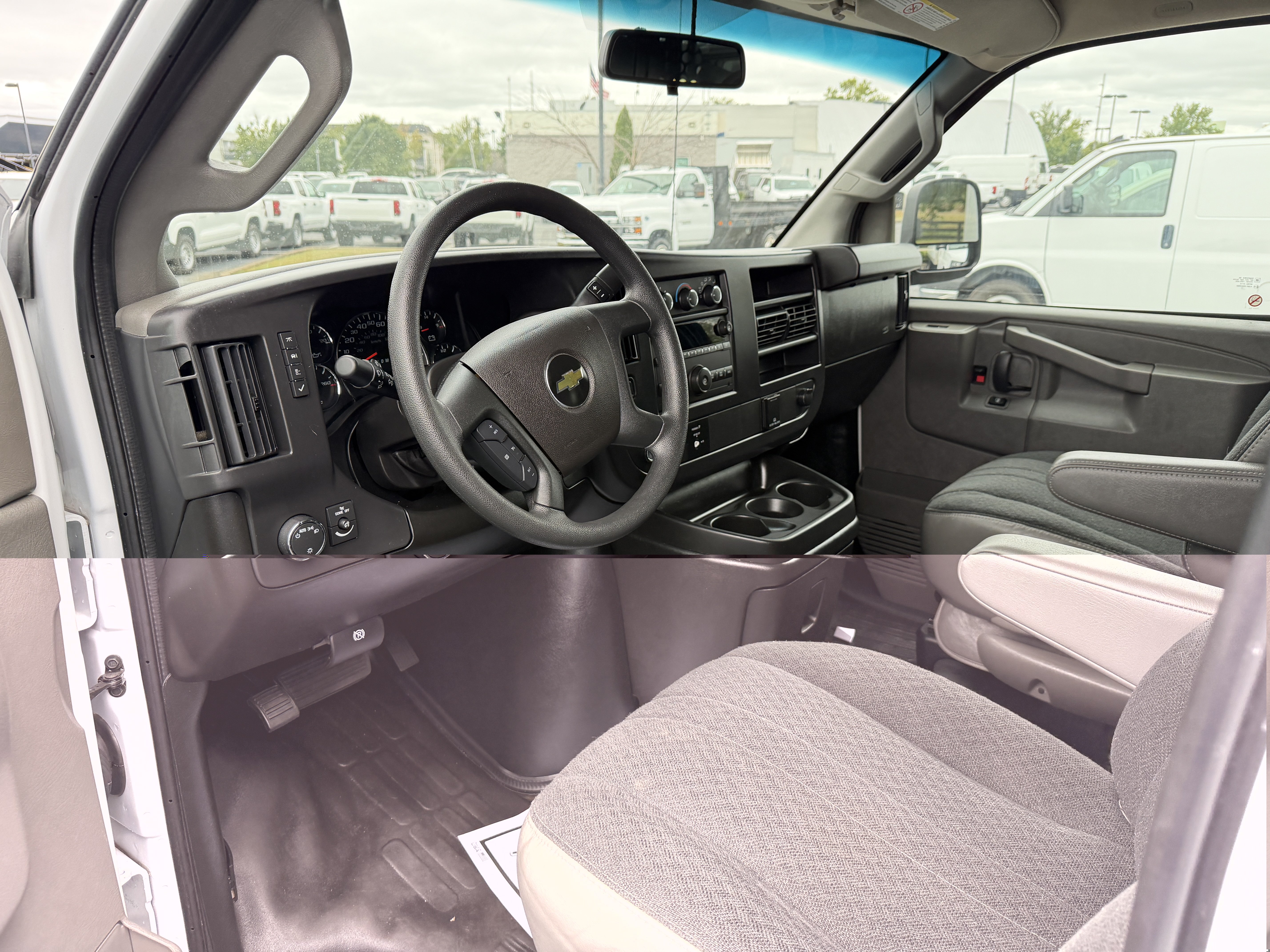 Used 2025 Chevrolet Express 2500 w/ Driver Convenience Package RWD image 12